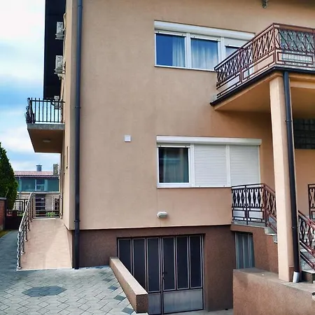 Art * ボサンスカ・グラディシュカ